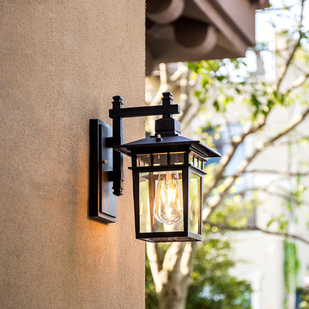 Outdoor Aluminium Wall Light with Glass Shade | Glorain