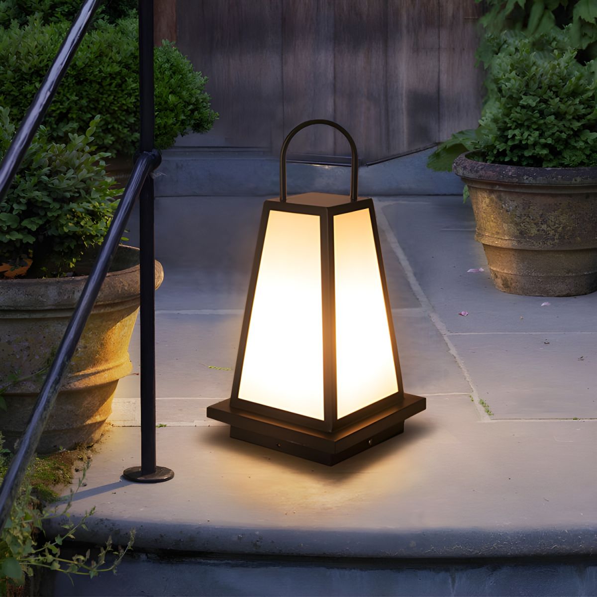Outdoor Waterproof Solar Metal Garden Pillar Lamp | Finqor