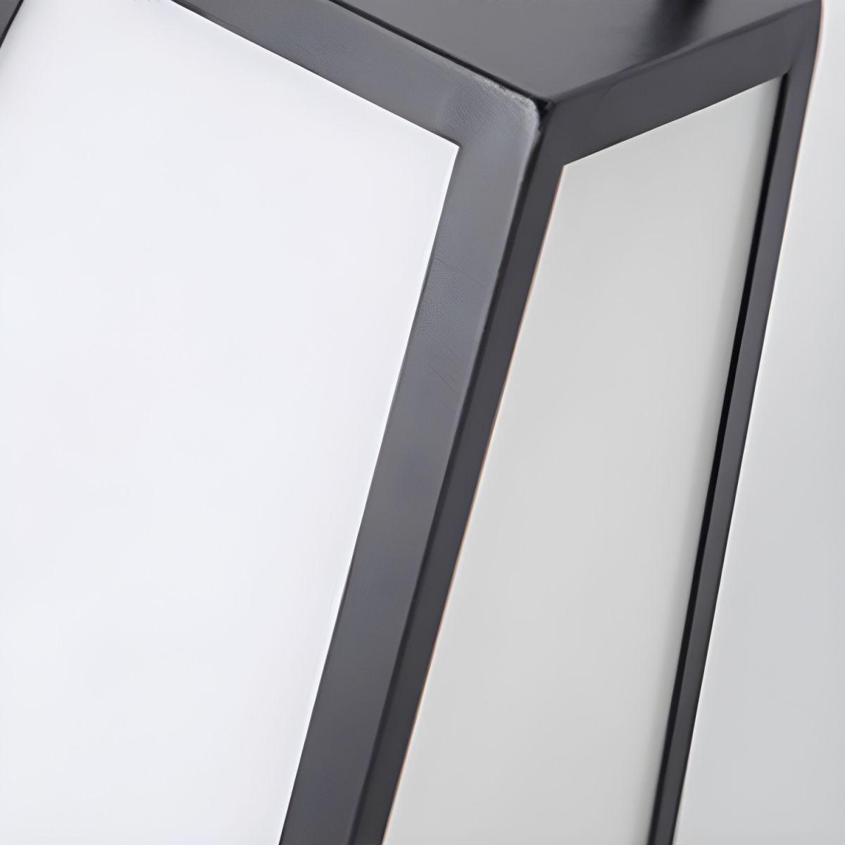 Outdoor Waterproof Solar Metal Garden Pillar Lamp | Finqor