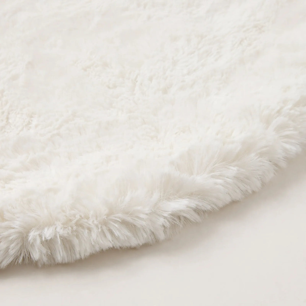 Plush Faux Fur Christmas Tree Skirt