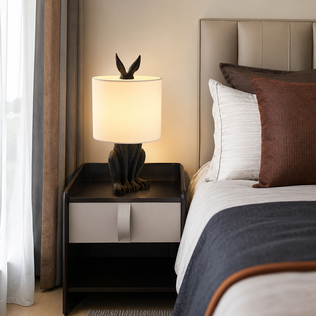 Resin Rabbit Table Lamp Nordic Art Deco Style | Qunvexa