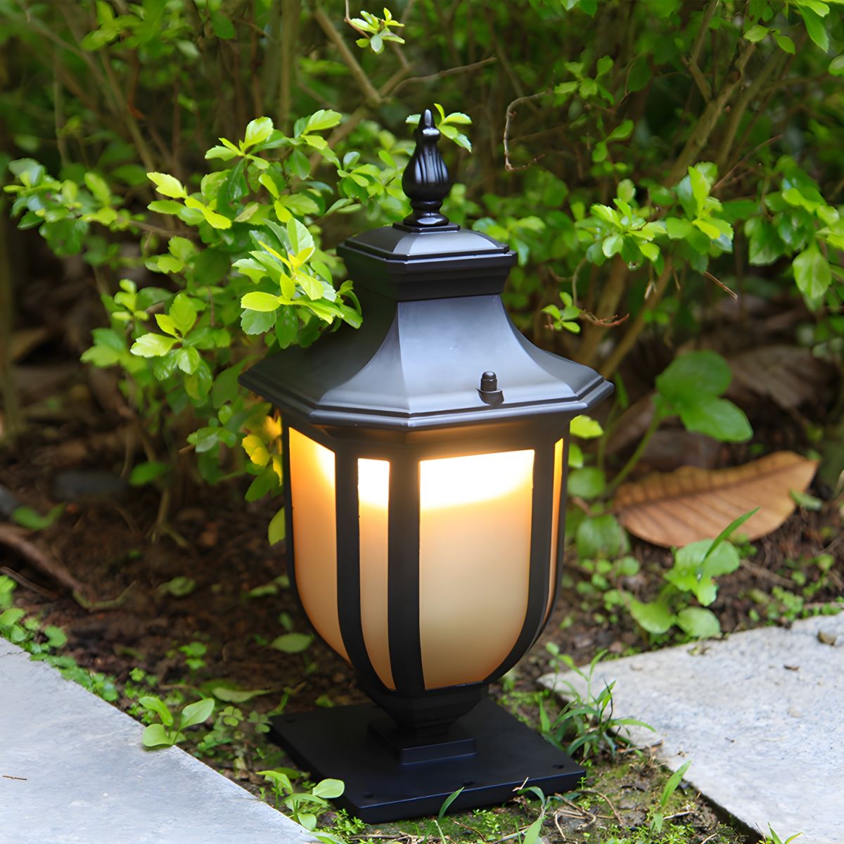 Retro Black Metal Outdoor Pillar Garden Light | Pillara