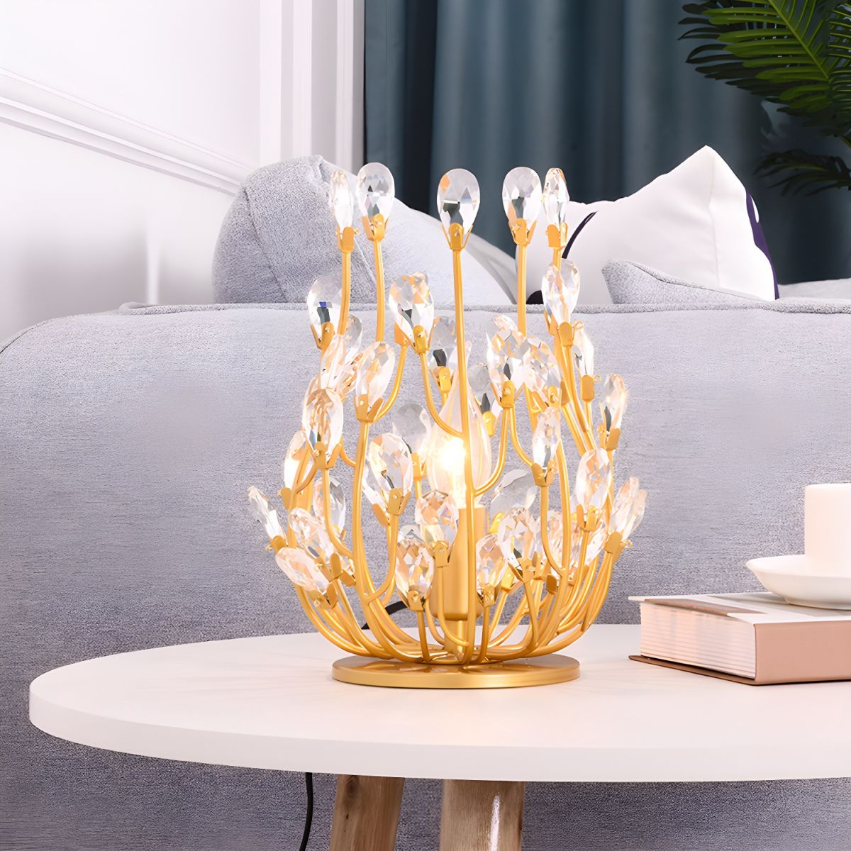 Retro Crystal Accent Table Lamp for Modern Interiors | Zeltrio