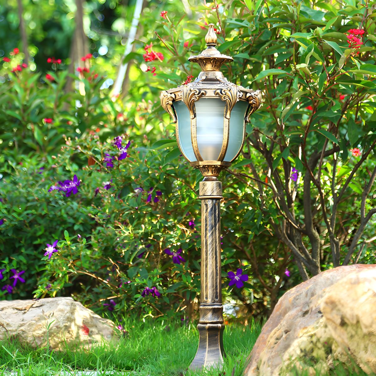 Retro Outdoor Garden Path Light with Prismatic Glass | Denvor