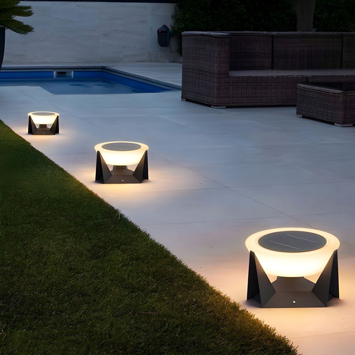 Round Metal Solar Pillar Light for Outdoor Areas | Gleamo
