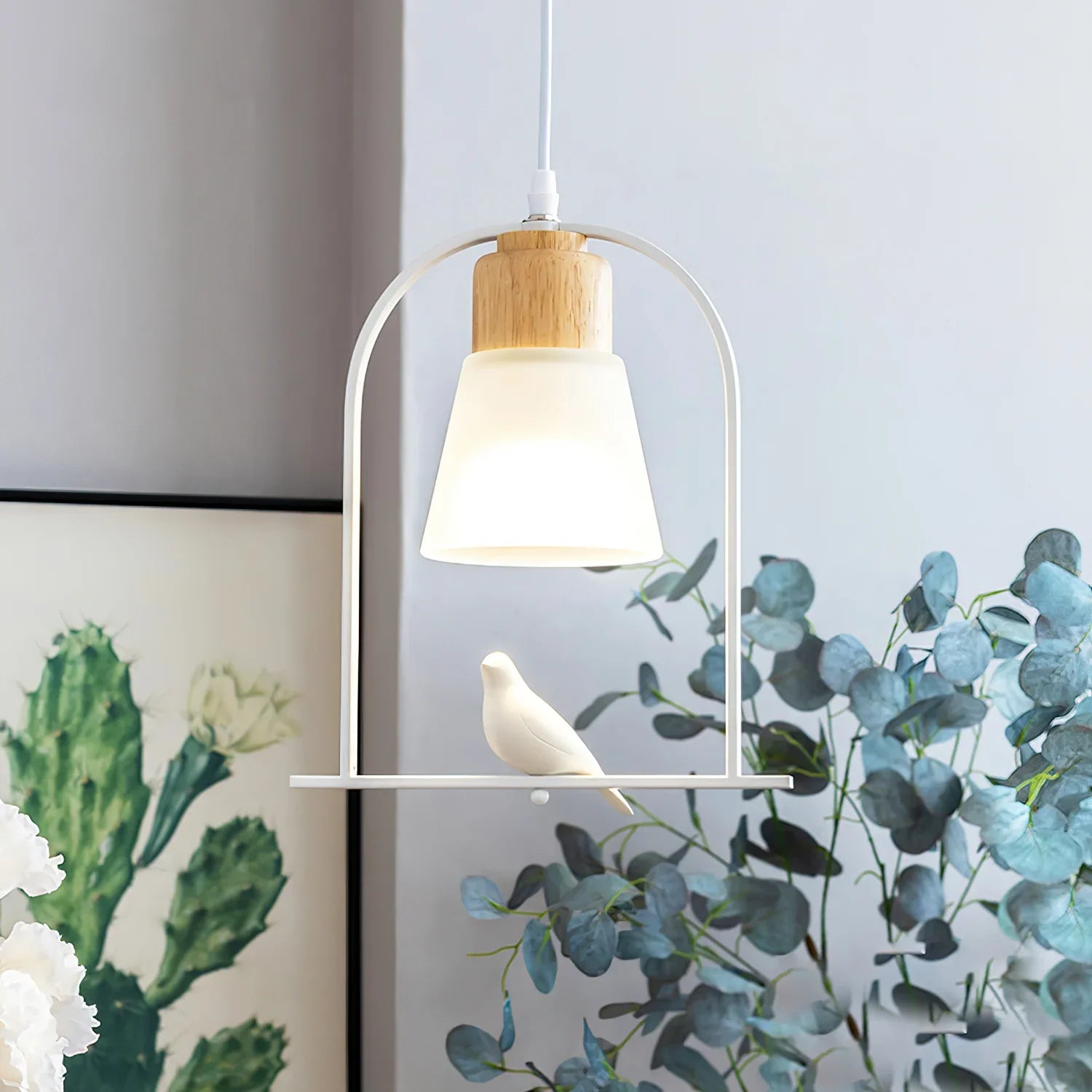 Scandinavian Bird Detail Pendant Light for Modern Interior | Varella