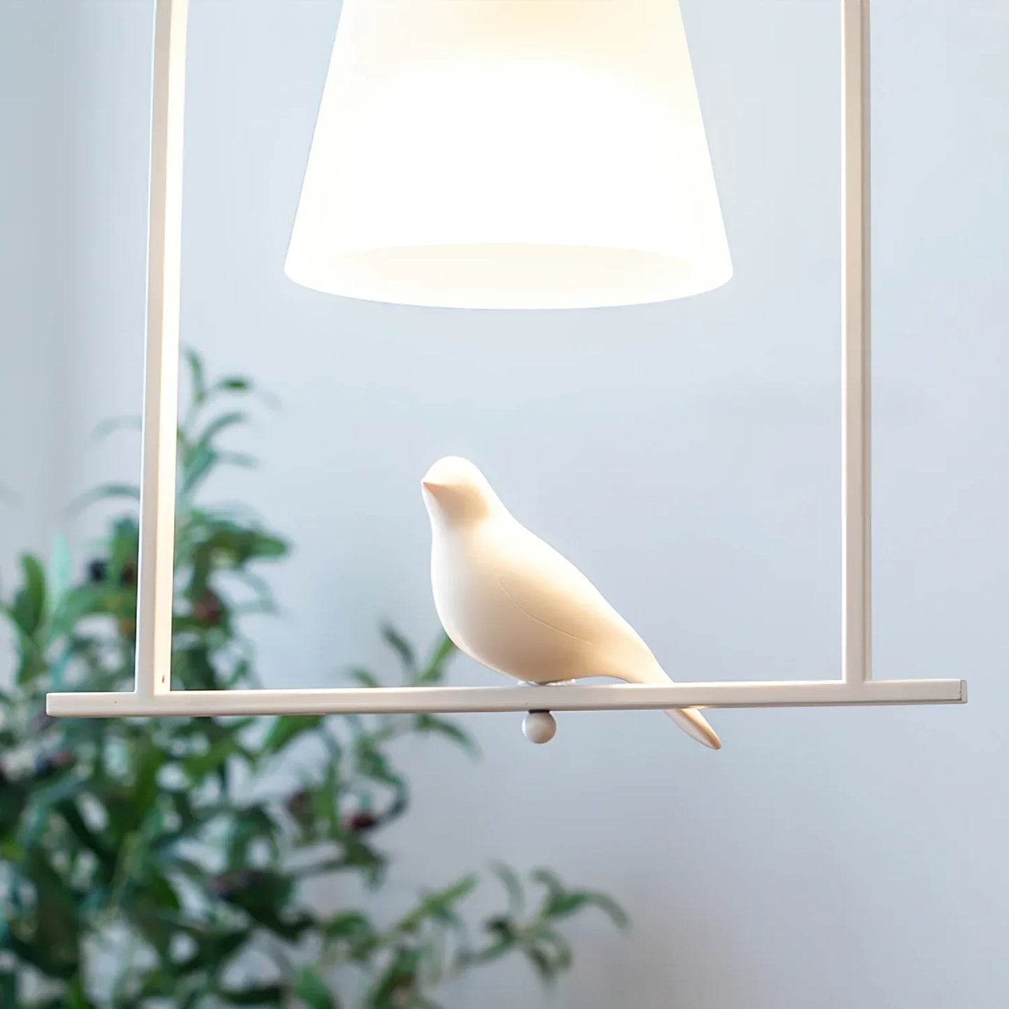 Scandinavian Bird Detail Pendant Light for Modern Interior | Varella