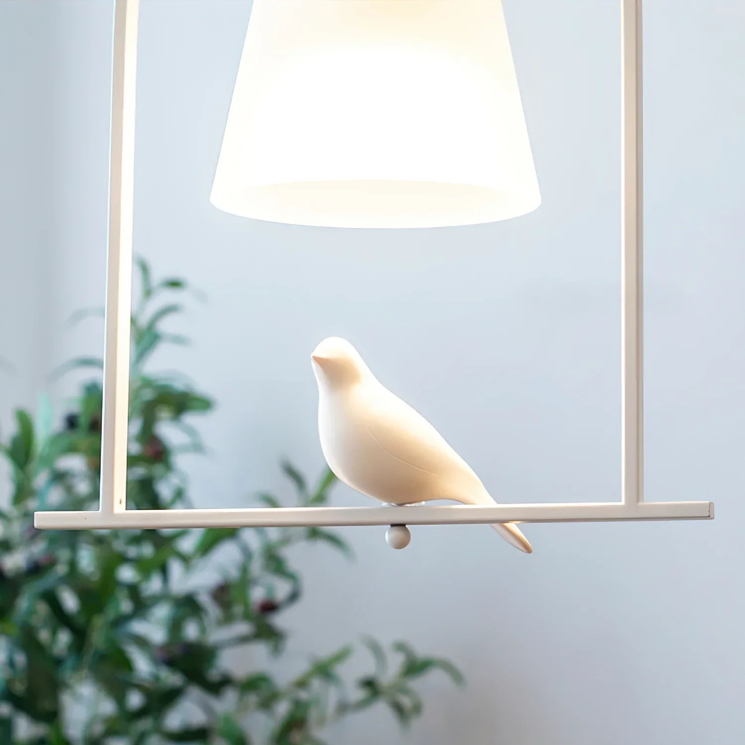 Scandinavian Bird Detail Pendant Light for Modern Interior | Varella