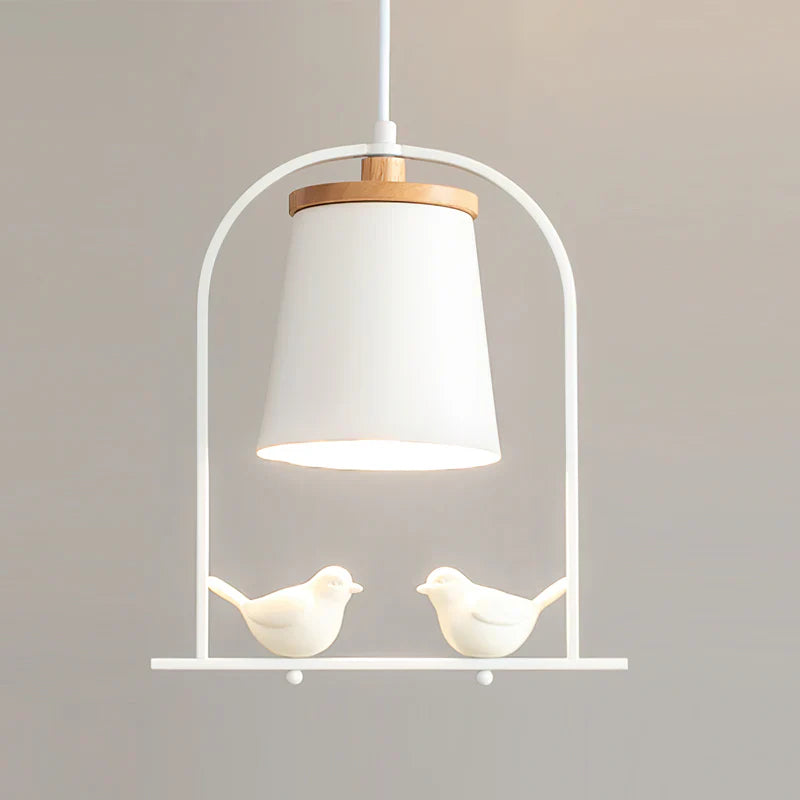 Scandinavian Bird Detail Pendant Light for Modern Interior | Varella
