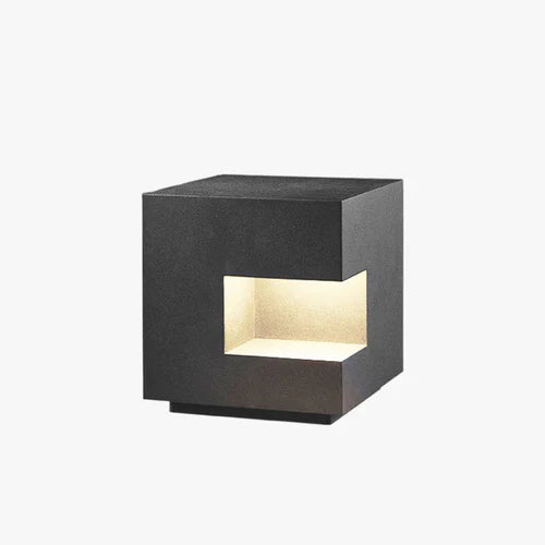 Scandinavian Solar Metal Cube Outdoor Floor Lamp | Solvire