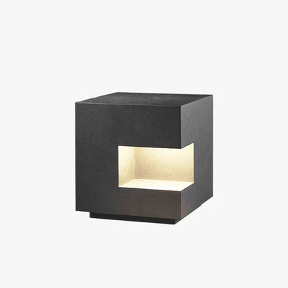 Scandinavian Solar Metal Cube Outdoor Floor Lamp | Solvire