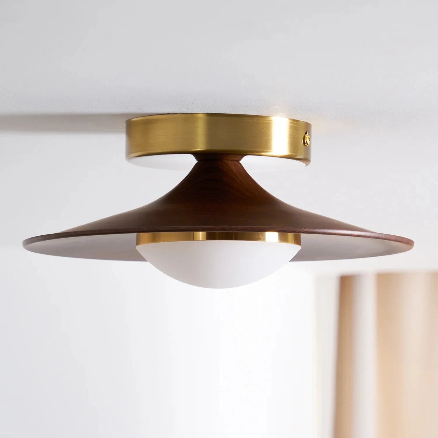 Scandinavian Style Metal LED Ceiling Fixture | Pelrixo