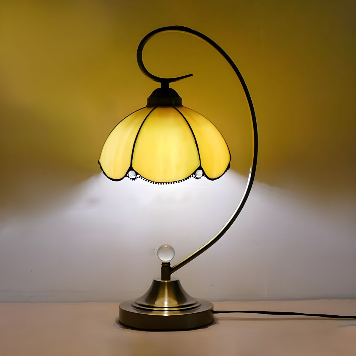 Tiffany Glass Dome Table Lamp Classic Style | Xelvoro