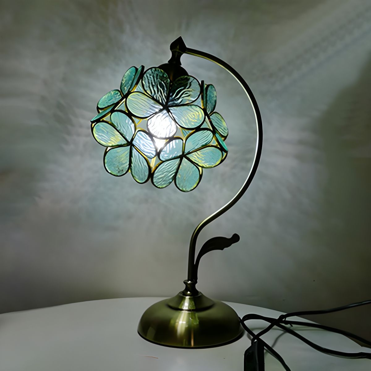 Tiffany Glass Dome Table Lamp Classic Style | Xelvoro
