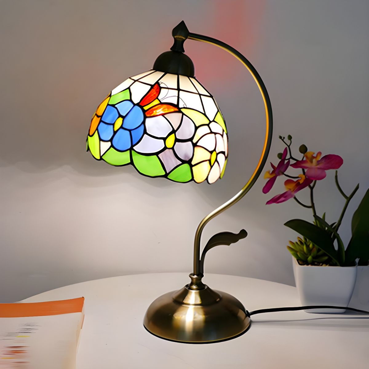 Tiffany Glass Dome Table Lamp Classic Style | Xelvoro