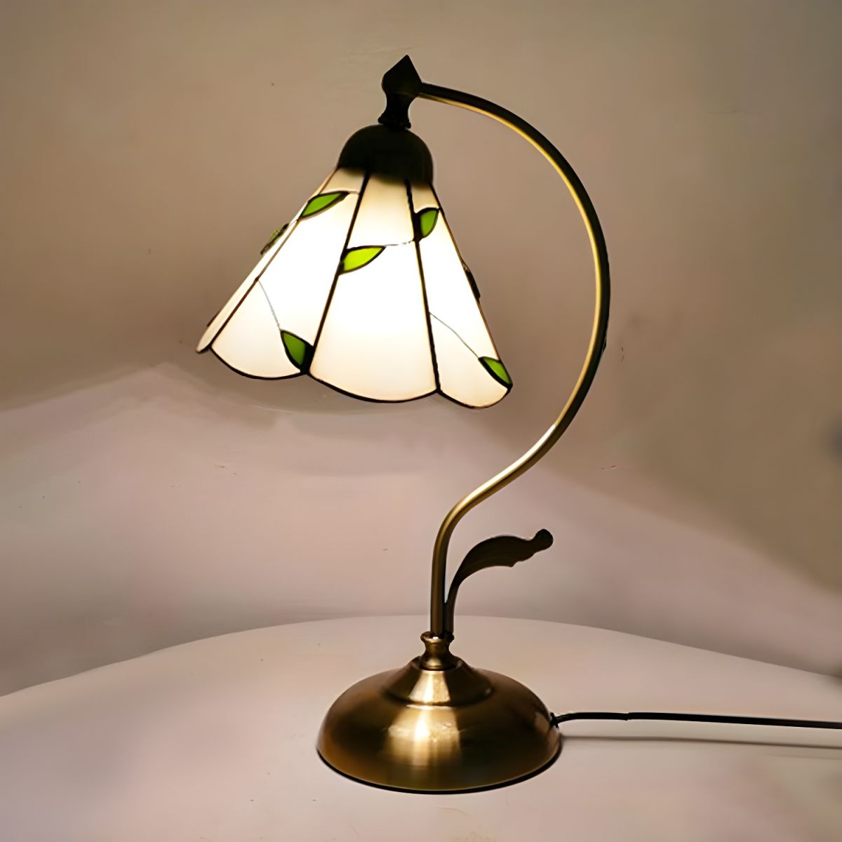 Tiffany Glass Dome Table Lamp Classic Style | Xelvoro