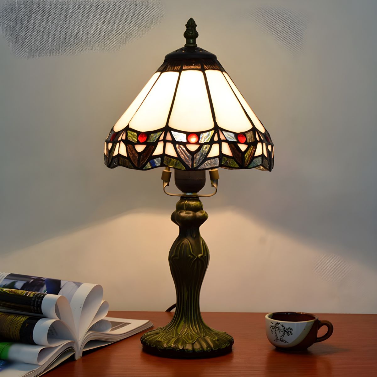 Tiffany Table Lamp with Stained Glass Conical Shade | Drevano