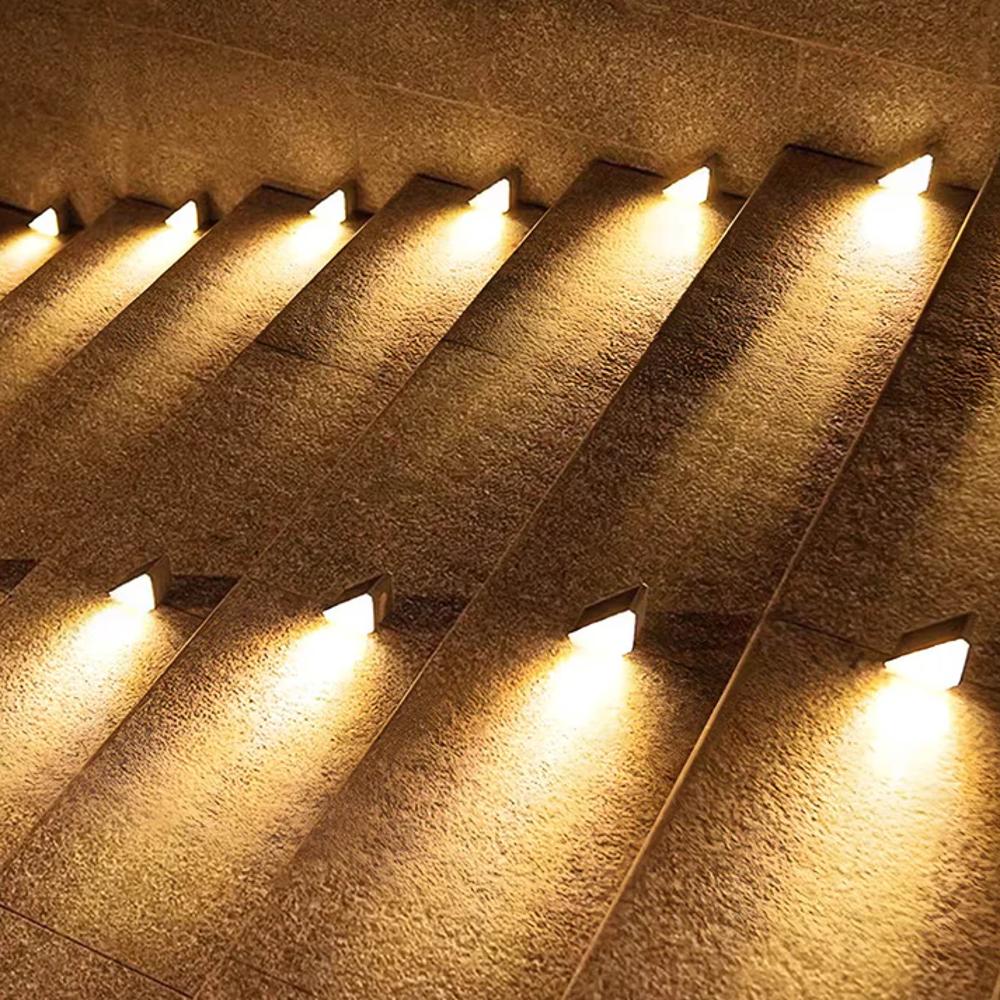 Warm White Solar LED Stair Light for Outdoors | Stepora