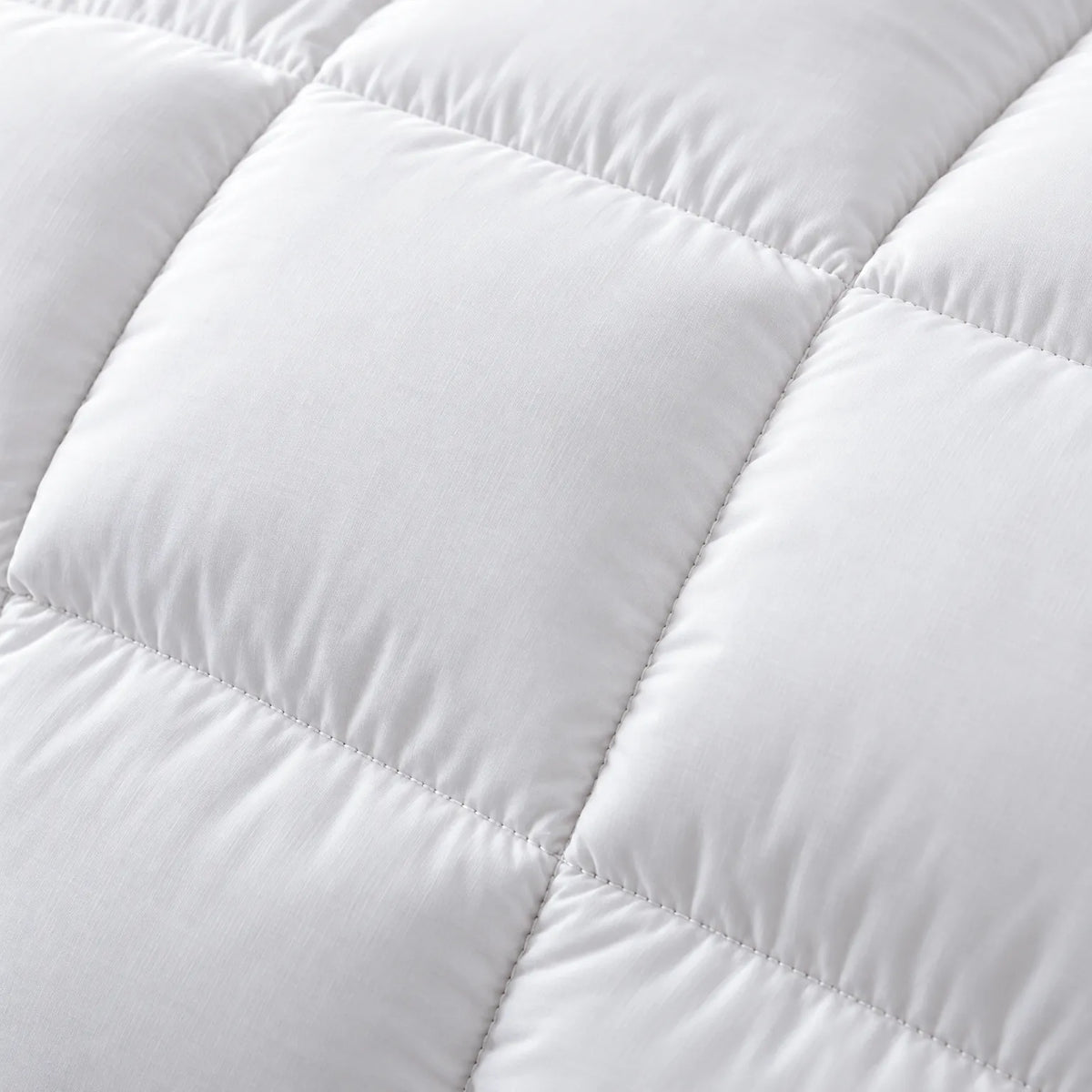 Warm Winter Comforter with Soft Down Alternative Filling